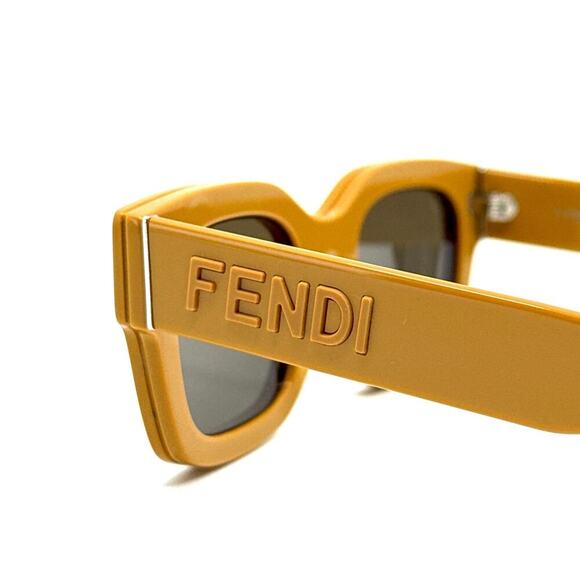 New, FENDI Sunglasses FE40119I 39E Authentic - Picture 7 of 11